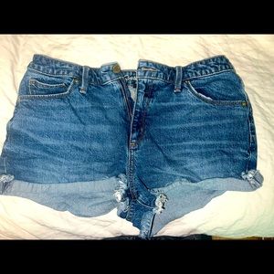 Universal Thread Women’s Jean Shorts